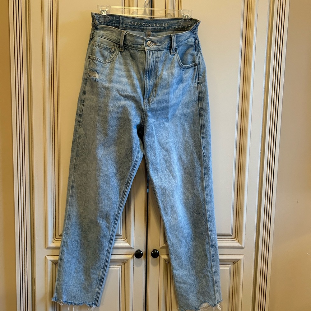 American Eagle Highest Rise Mom Jean Sz 6